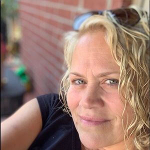 Meet your Posher, Janet